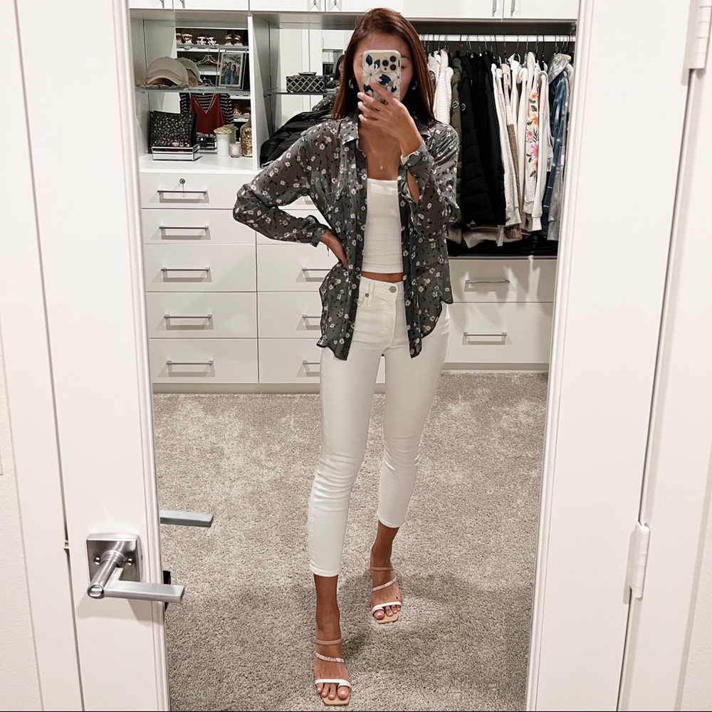 Cloth & Stone Floral Print Gray Button Down Top